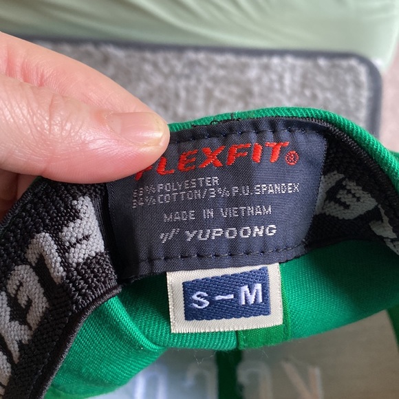 Keep Calm & Carry On Hat! - Picture 5 of 5